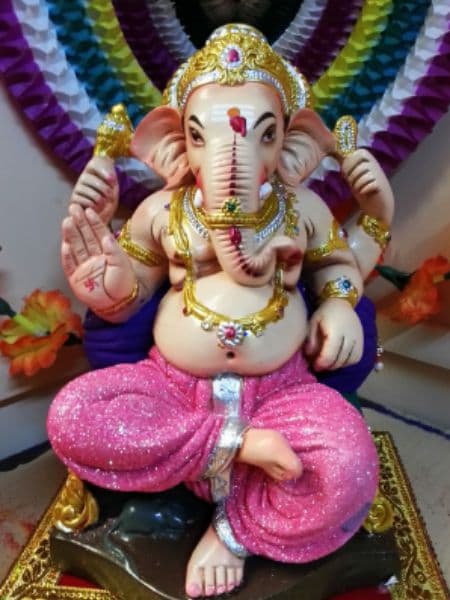 Ganesh Chaturthi Lord Ganesh Idol Adorned With Kg Gold In Mumbai