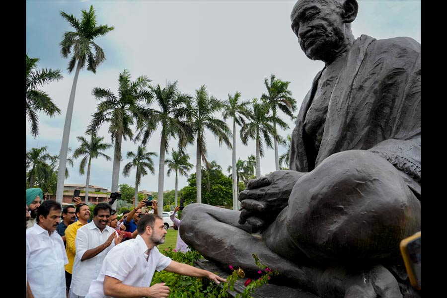 Congress Rahul Gandhi Accorded Warm Welcome By Congress Opposition