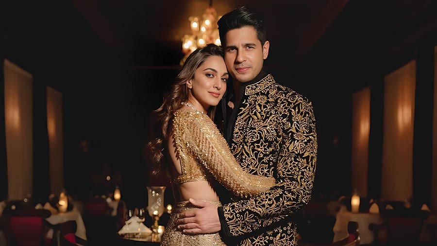 Sidharth Malhotra And Kiara Advani Look Royal In Their Haldi And