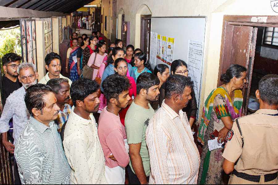 Karnataka Assembly Elections 8 26 Per Cent Voter Turnout In First Two