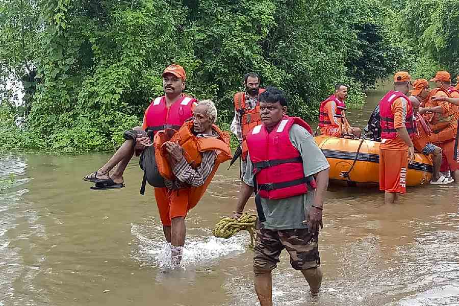 Gujarat Amid Heavy Rain People Shifted To Shelter Homes