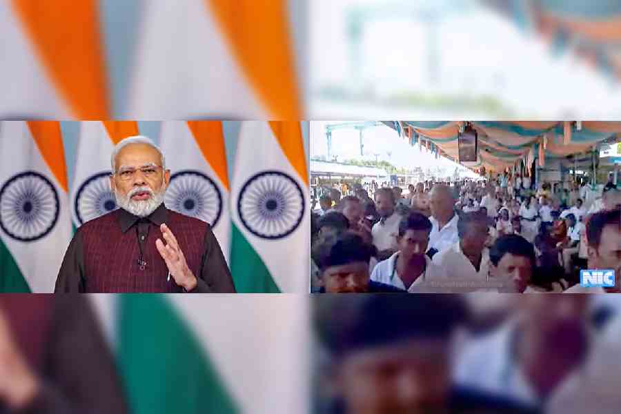 Odisha Pm Modi Flags Off Odisha S Second Vande Bharat Express Train