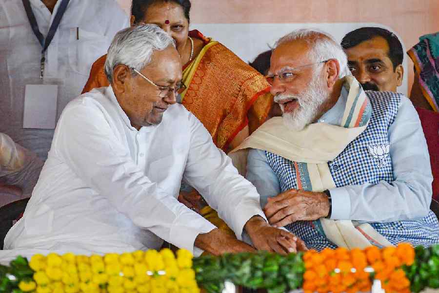 Nitish Kumar Nitish Kumar Bumbles At PM S Rally Detractors Question