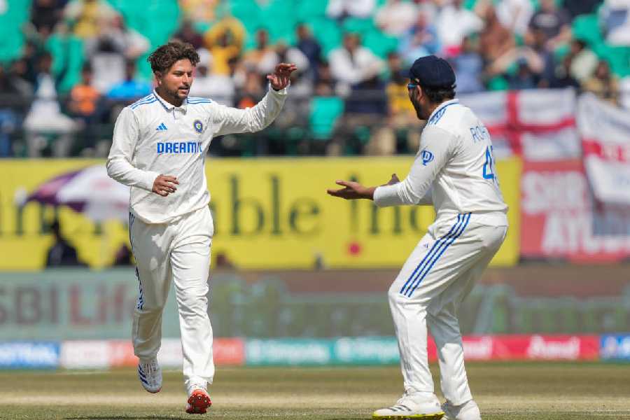 India Vs England Spin Duo Kuldeep Yadav And Ravichandran Ashwin