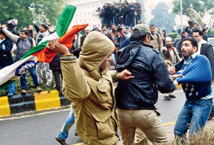 ভাড়া কমানোর দৌড়ে অধিকাংশ বিমান সংস্থা