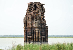 মন্দিরক্ষেত্র তেলকূপি অবহেলায় ক্ষোভ