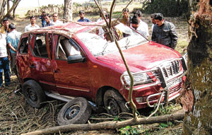 দিঘার পথে গাছে ধাক্কা, মৃত পাঁচ