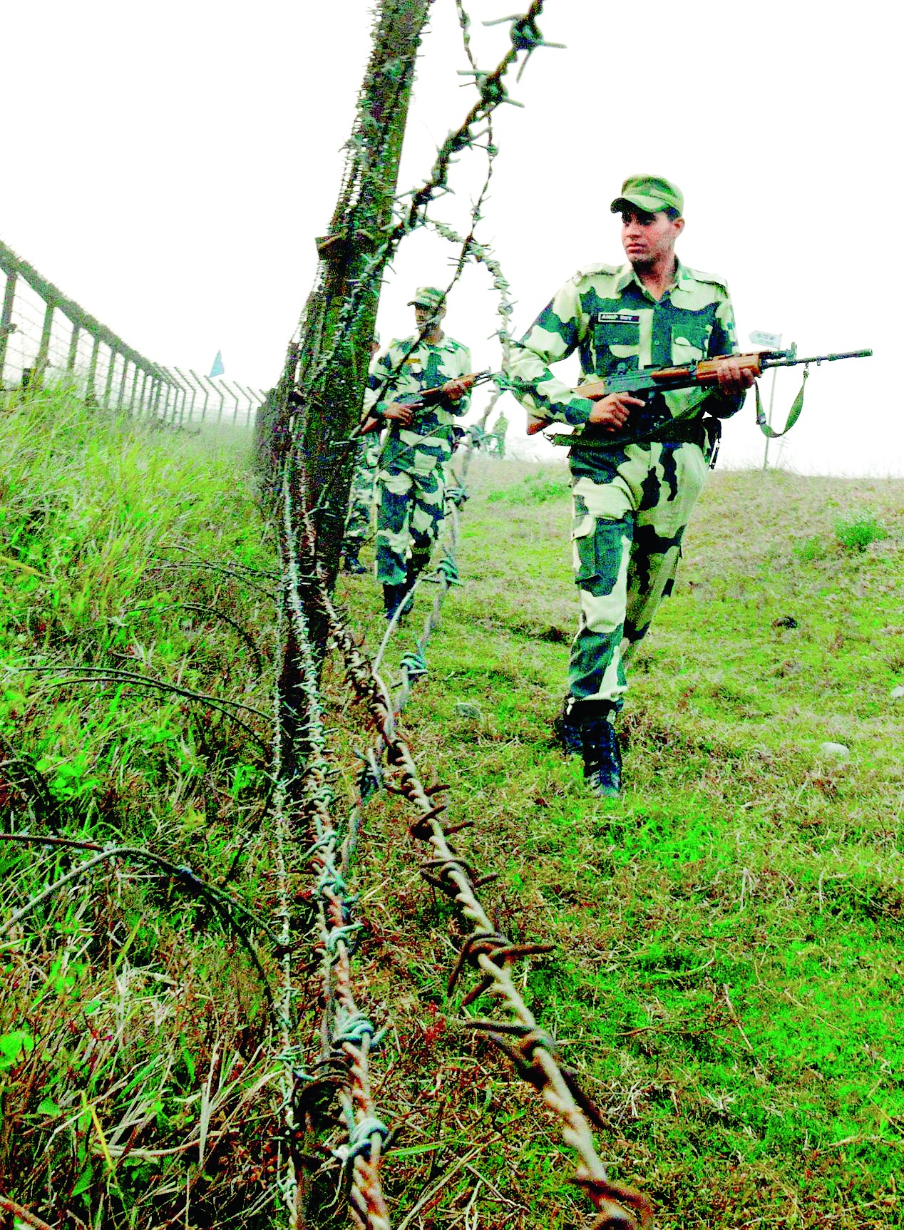 ১০০ স্কুল পুড়ল, আজ নির্বাচন ও পারে