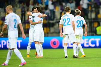 england wins, spain defeated in euro qualifier