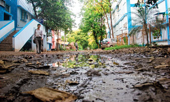 ভাড়ার গন্ধমাদনেই বেহাল বেহালা শিল্পতালুক
