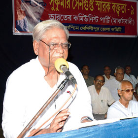 বিজেপিকে তোপ, শ্যামলের জোর জনসংযোগেও