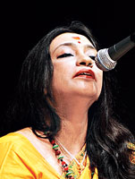 যখন মধুর সে গান