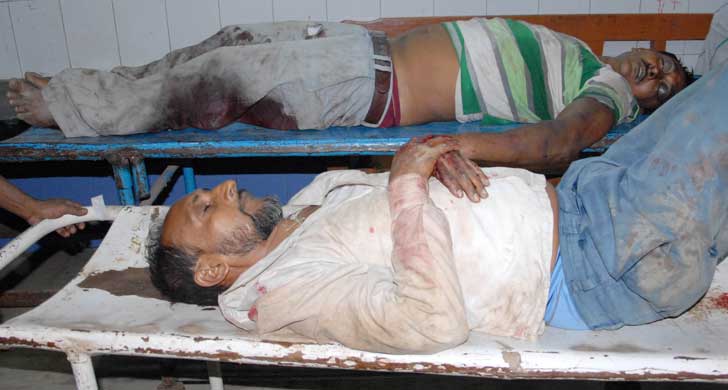 রণক্ষেত্র পাড়ুই, গুলি-বোমায় নিহত ৩