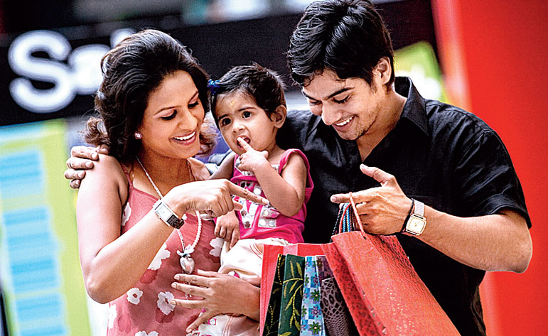 উত্‌সবের মেজাজে নজির ভাঙা বিক্রি কলকাতা-সহ সারা দেশে