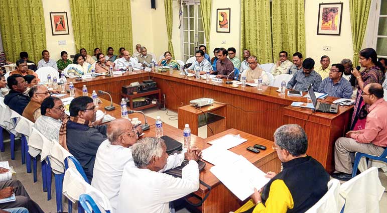 টাকা এলেও কাজ হচ্ছে কি, প্রশ্ন বিরোধীদের