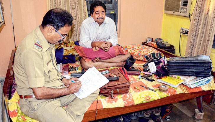 দুর্গাপুরে ফের চুরি দুই বাড়িতে ভরসন্ধ্যায় বারবার লুঠ, পুলিশের ভূমিকায় ক্ষোভ