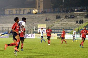 ফাঁকা গ্যালারিতে শুরু নৈশ ফুটবল