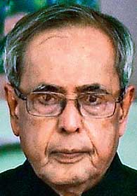 মুখস্থ রেজিস্ট্রেশন নম্বর, প্রণবে বিস্মিত সকলেই