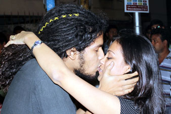 Right to kiss publicly in Kolkata