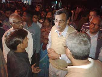 বেলুড়ের অগ্নিদগ্ধ তরুণীকে দেখতে হাসপাতালে সূর্যকান্ত