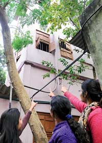 ফের মেয়েদের হস্টেলে ঢোকার ‘চেষ্টা’, গ্রেফতার