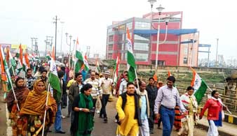 মদনকে ধরার প্রতিবাদে পথে নামল শাসকদল