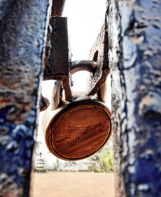 ত্রিপাক্ষিক বৈঠকেও রফাসূত্র অধরা