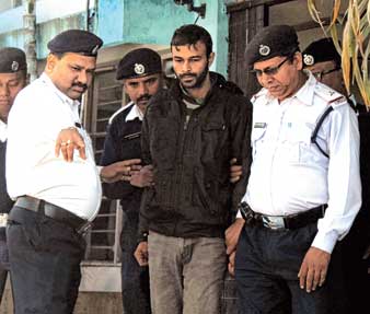 অ্যাসিড এল কী ভাবে, কার মোটরবাইক, অজানা এখনও