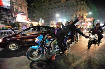 বছর শেষে বাইক নিয়ন্ত্রণে ব্যবস্থাপনা