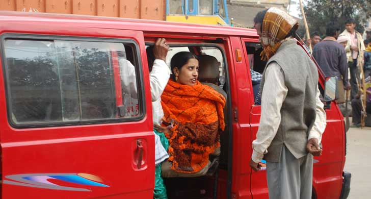 অসম-গণহত্যার প্রতিবাদে ভারত বন্‌ধের প্রভাব পড়ল রাজ্যের বিভিন্ন জেলায়