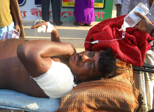 কুপিয়ে-গুলি করে ডাকাতি রায়দিঘির গ্রামে