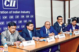 দিনের শেষে দুই অর্থমন্ত্রীই প্রশংসা কুড়োলেন শিল্পমহলের