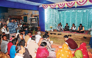 ভাঙনে ক্ষতিগ্রস্ত রাস্তা সারানোর আশ্বাস বৈঠকে