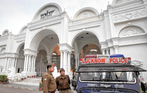 শীর্ষ আদালতের কাছে নিঃশর্ত ক্ষমা চাইলেন সুব্রত রায়