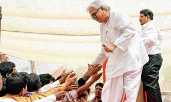 ব্যক্তিগত আক্রমণে কর্মীদের মানা বিমানের