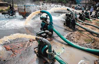 পাইপ সারাতে আরও দশ দিন