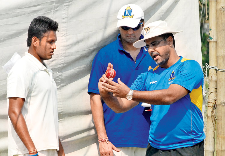 আগ্রাসন-মন্ত্রে পেসারদের দীক্ষা দেবেন ওয়াকার