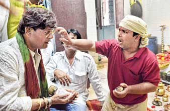 ব্যান্ডপার্টি  নিয়েও জমল না তাপসের মিছিল