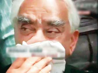 প্রবীণদের বিদ্রোহে বিপাকে বিজেপি