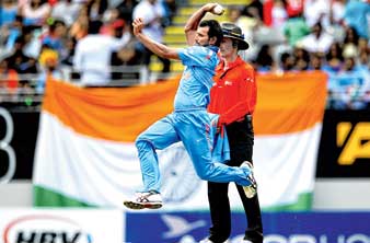 দৌড় আরও মসৃণ করুক শামি, বলে দিলেন শোয়েব