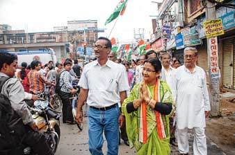 প্রার্থীর নাম শুনে হতাশা দলের একাংশে