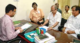 বিধি ভেঙে পুলিশের কোপে অনুব্রত-সজল