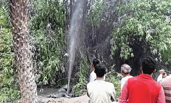 পাম্পের গর্ত থেকে গ্যাস পূর্বস্থলীতে