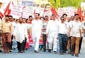 তহবিল খরচ নিয়ে প্রশ্ন, পুস্তিকায় জবাব সাংসদের