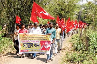 ঘাটালে ভোট প্রচারে সন্তোষ রাণা। নিজস্ব চিত্র।