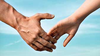 যে পুরুষ অলজ্জ দৃষ্টিতে মেয়ে দেখে, তাকে দখল করতে চায় না