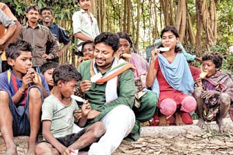 চিকিৎসকদের পরামর্শ নিয়েই ভোট প্রচার সারছেন প্রার্থীরা