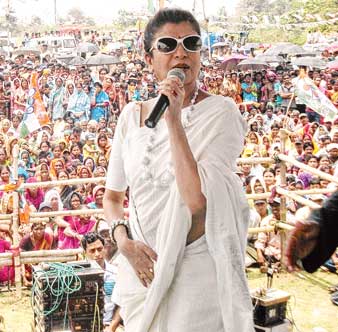 তারকা-সভায় ভিড়, আমল দিচ্ছে না বিরোধীরা  