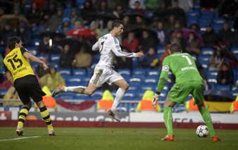 চ্যাম্পিয়ন্স লিগে সেমিফাইনালের পথে রিয়াল, সঁ জঁ