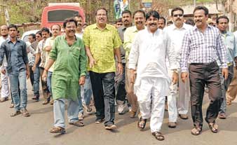 তৃণমূলের মনোনয়নে সামিল বিতর্কিত নেতা